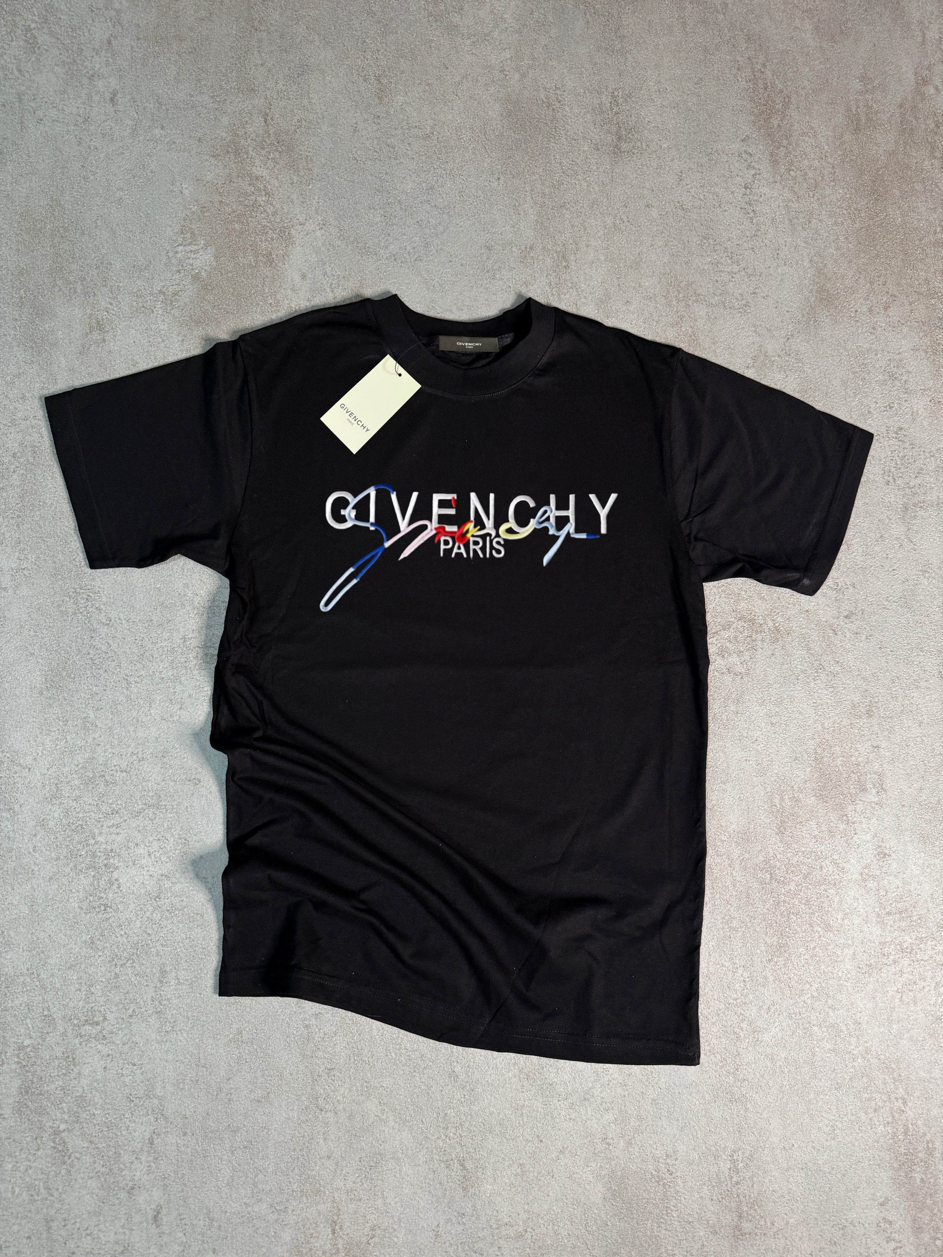Camsieta Givenchy