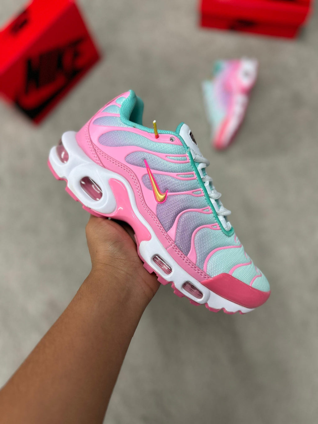 Nike TN Verde y Rosa