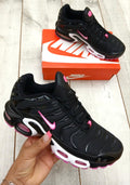 Nike TN Negras y Rosas