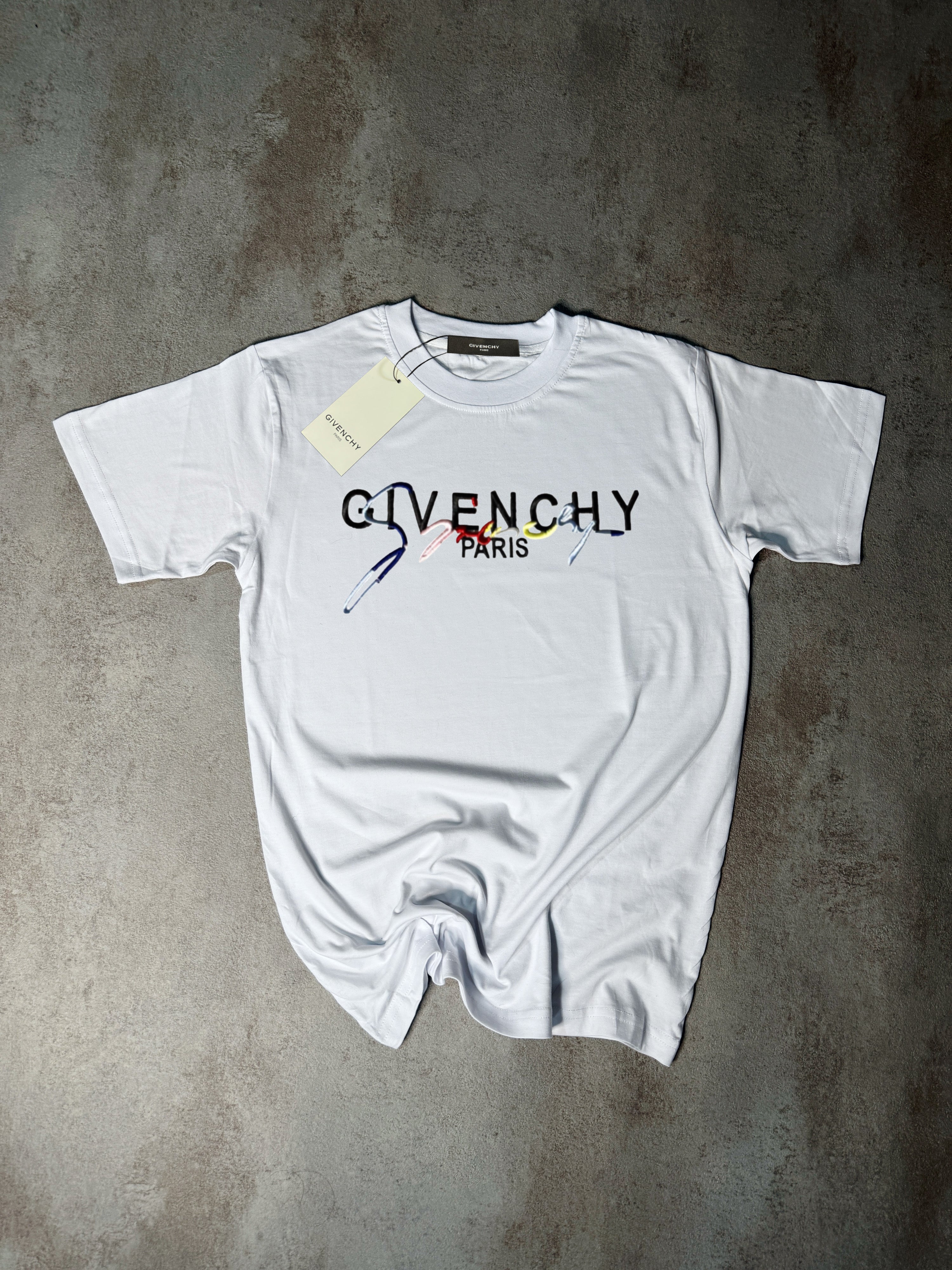 Camsieta Givenchy