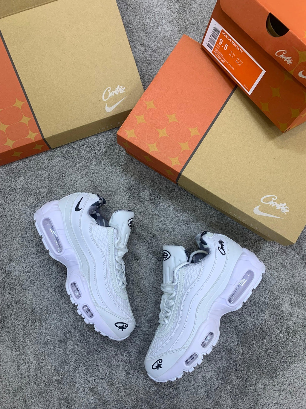 Air Max 95 x Corteiz Blancas