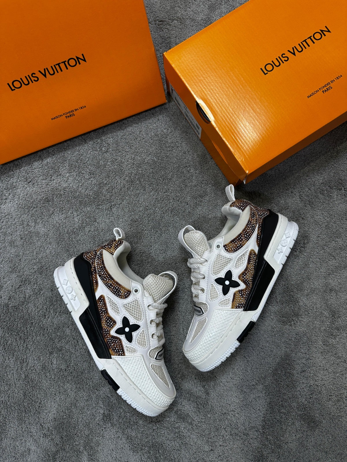 Louis Vuitton Skate Beige y Marrones