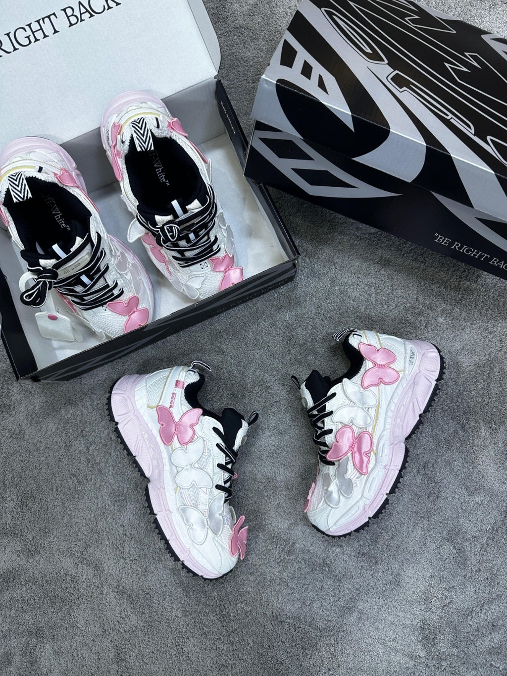 Off White Be Right Mariposas