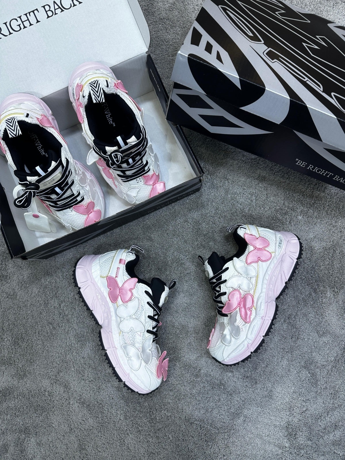 Off White Be Right Mariposas