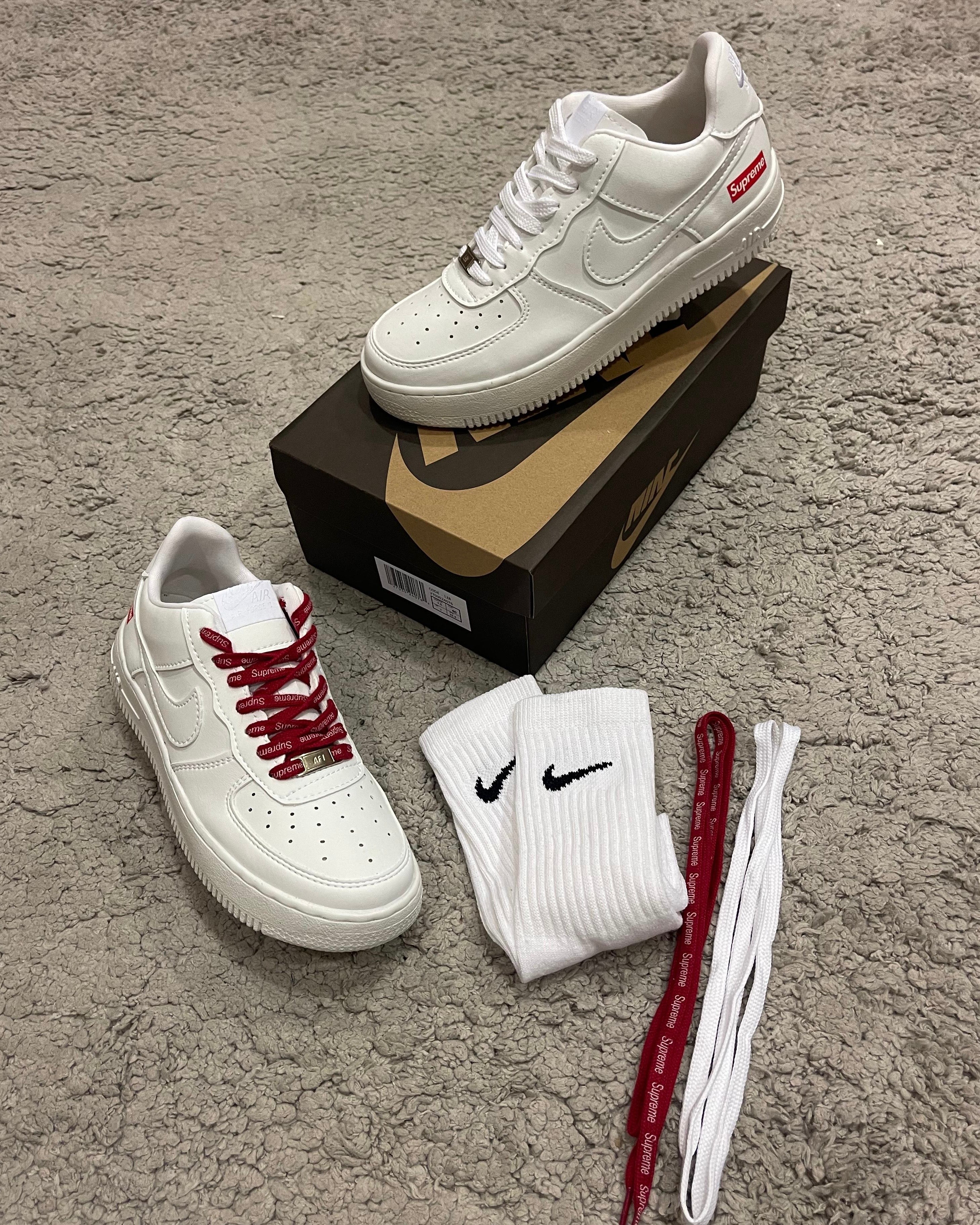 Nike Air Force x Supreme