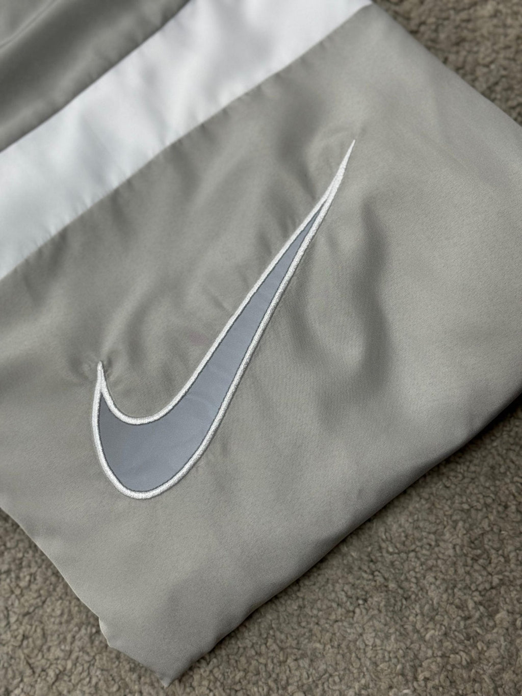 Chandal Nike Gris
