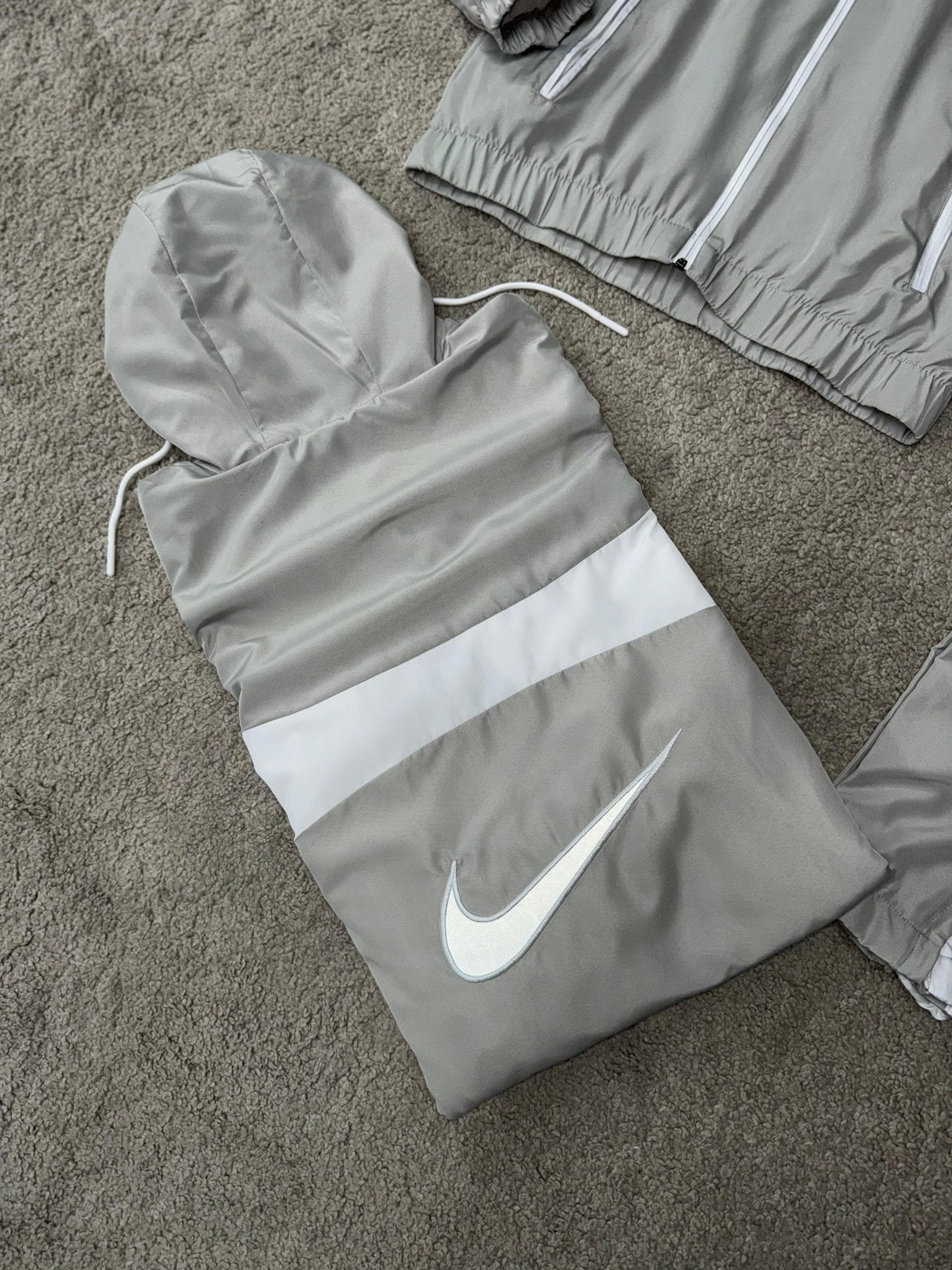 Chandal Nike Gris