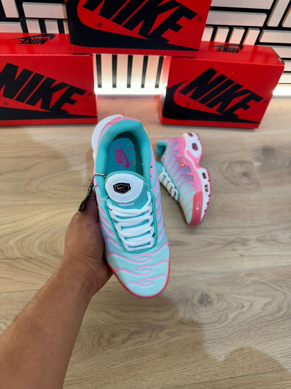 Nike TN Verde y Rosa