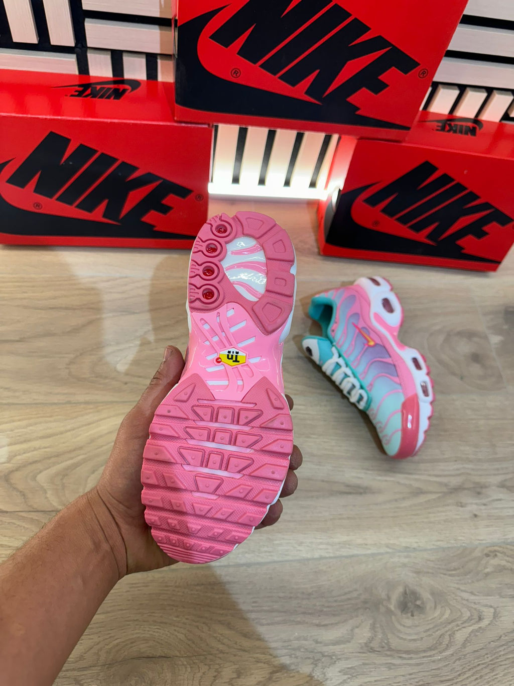 Nike TN Verde y Rosa