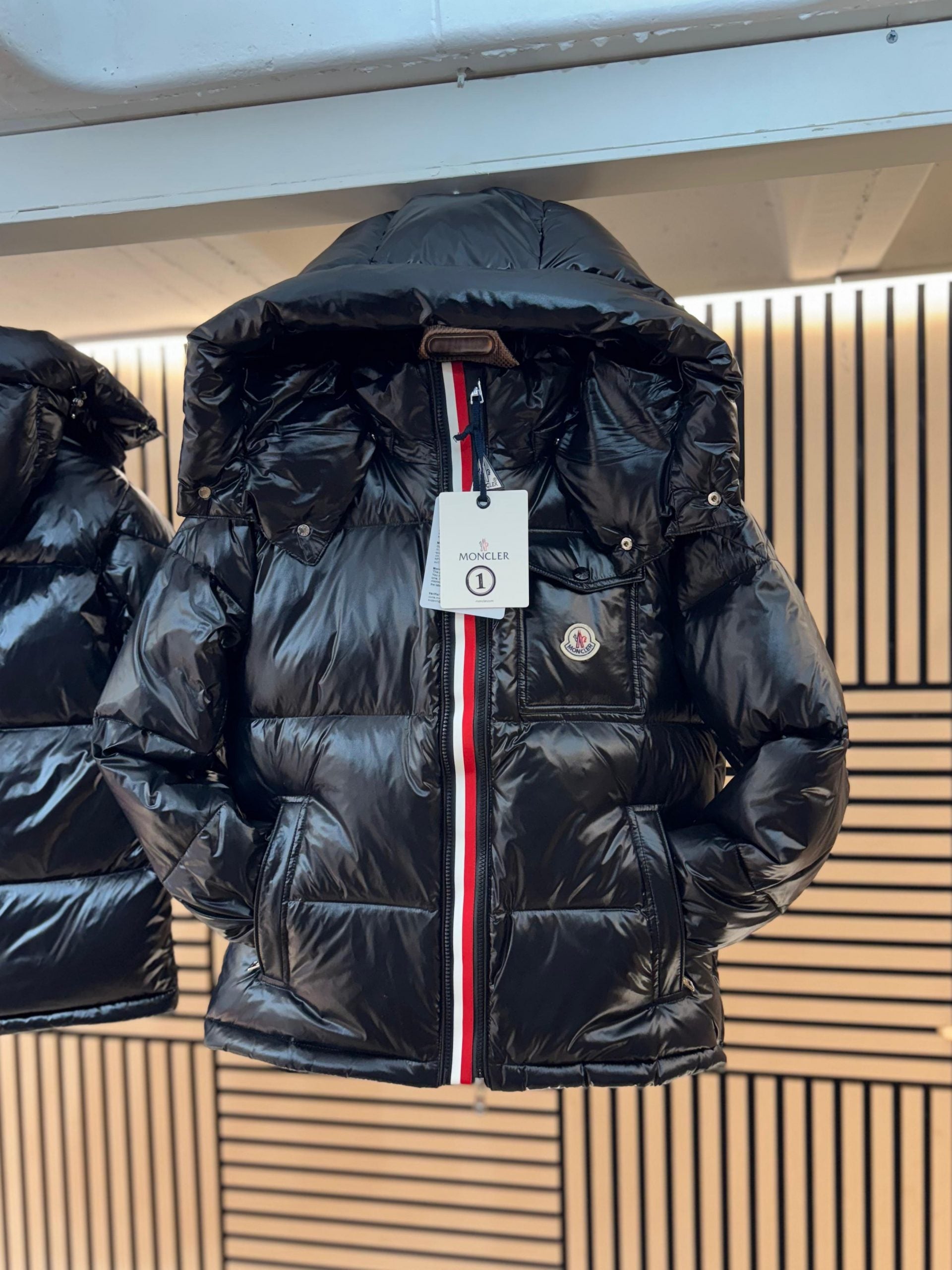 Abrigo Moncler Negro