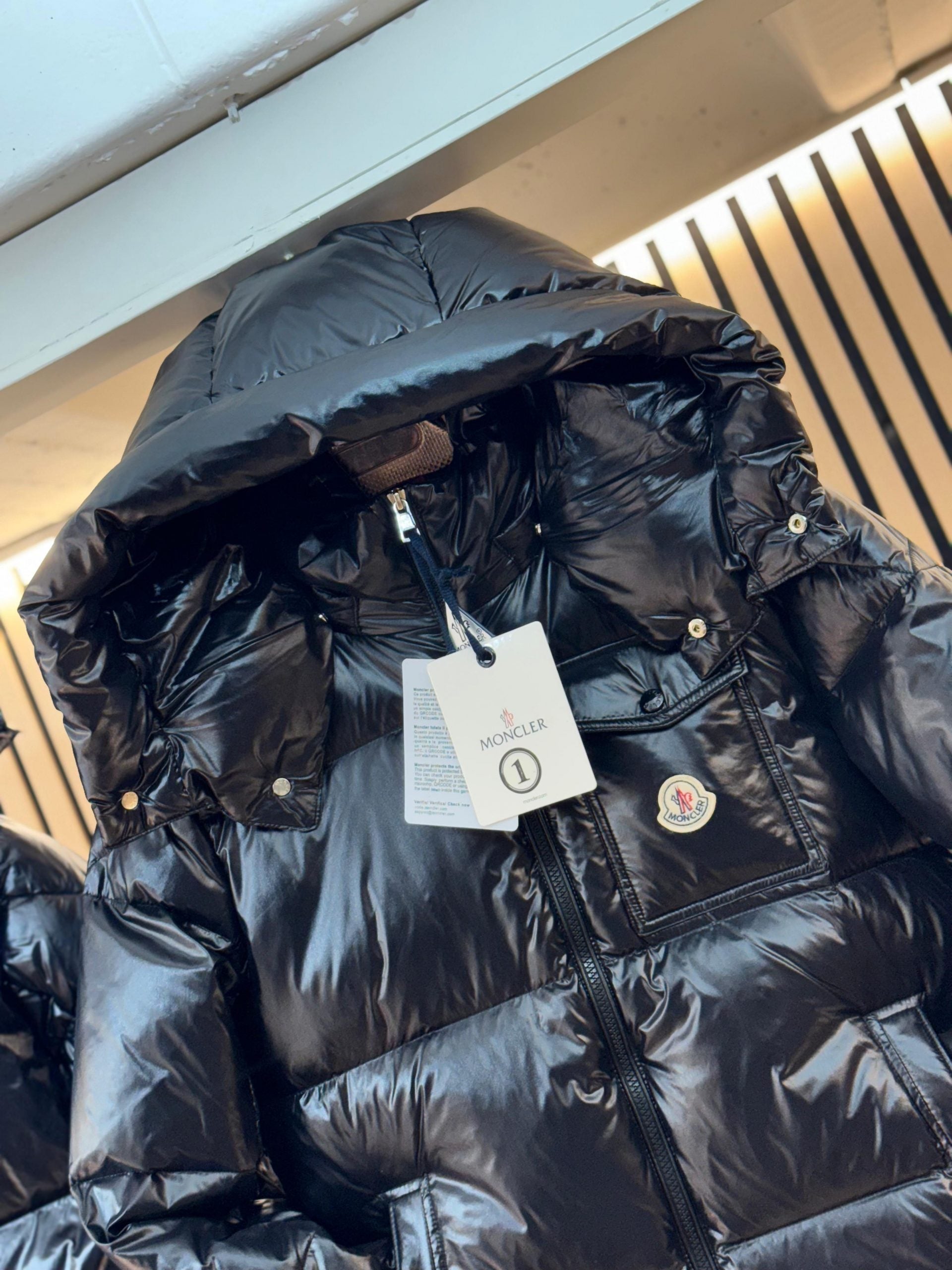 Abrigo Moncler Negro