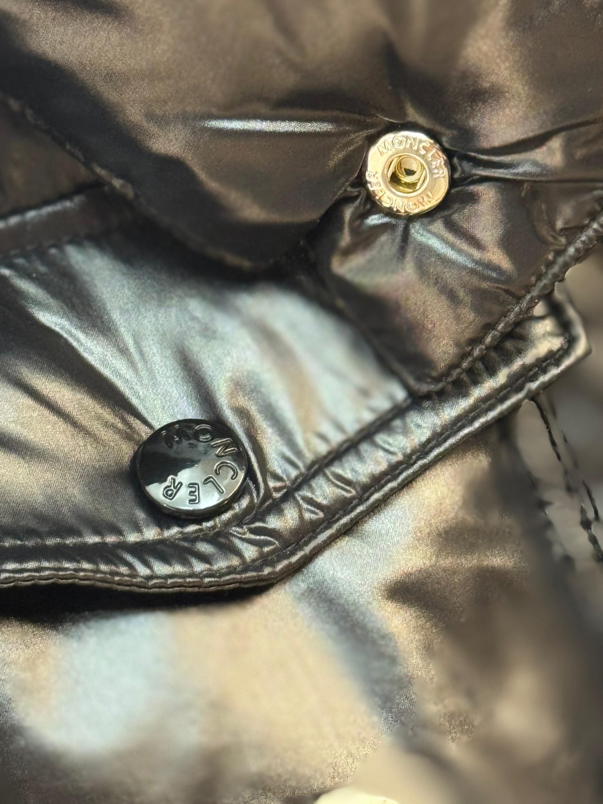 Abrigo Moncler Negro