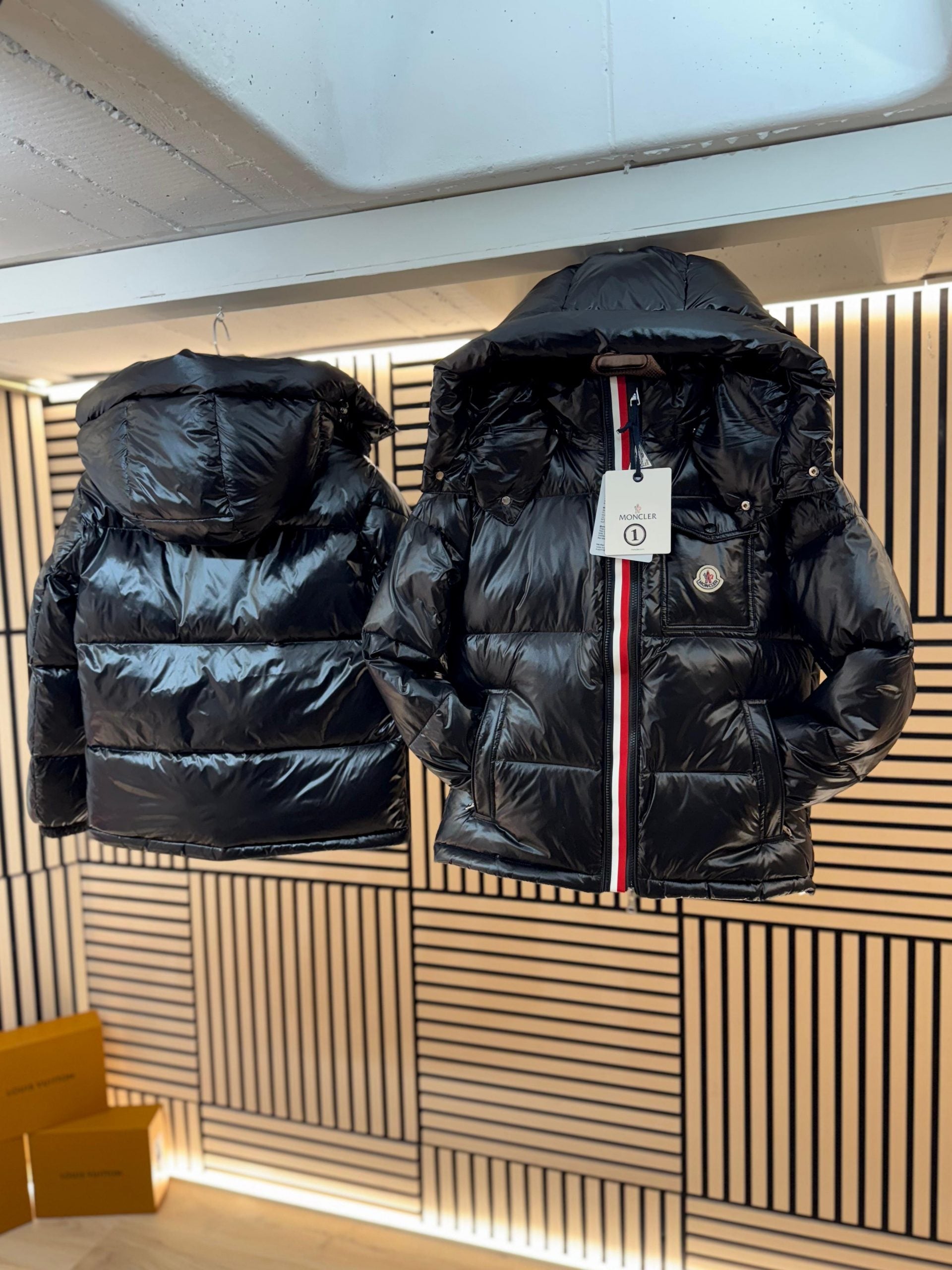 Abrigo Moncler Negro