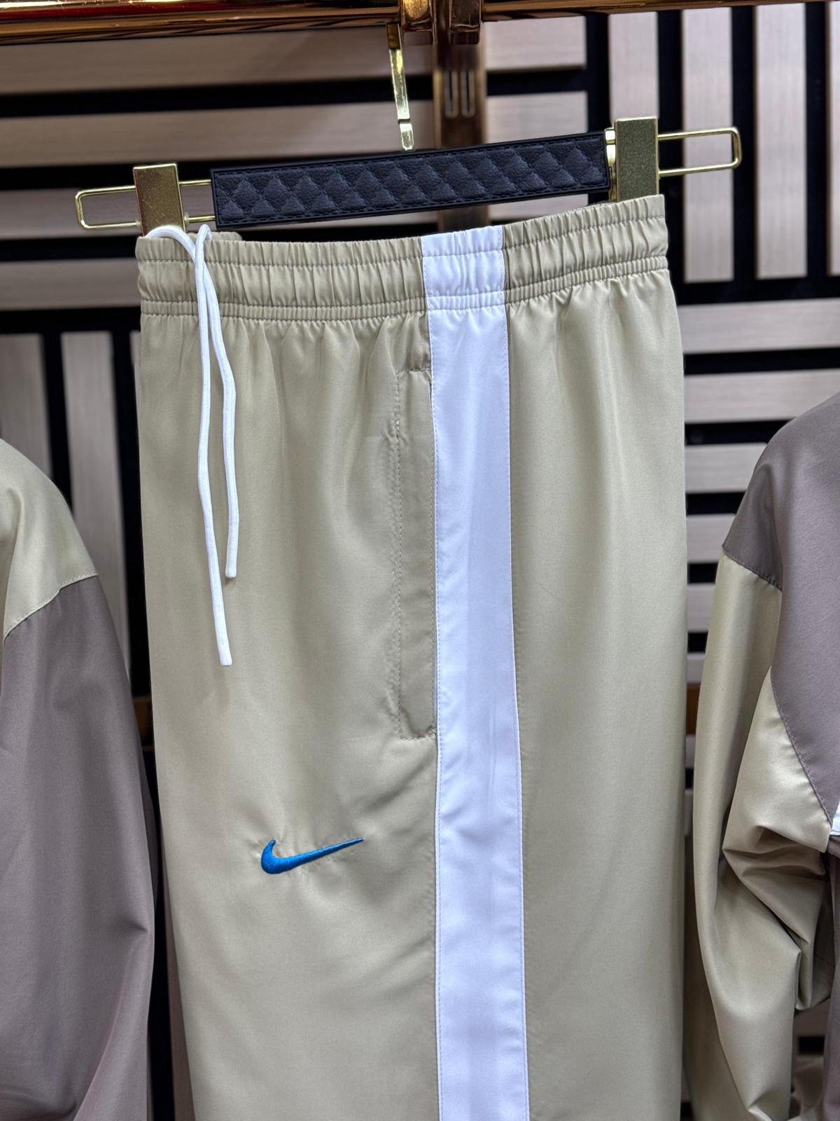 Chandal Nike Marrón