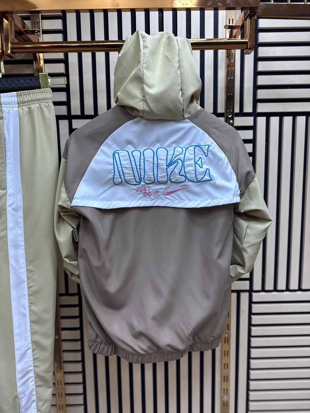 Chandal Nike Marrón