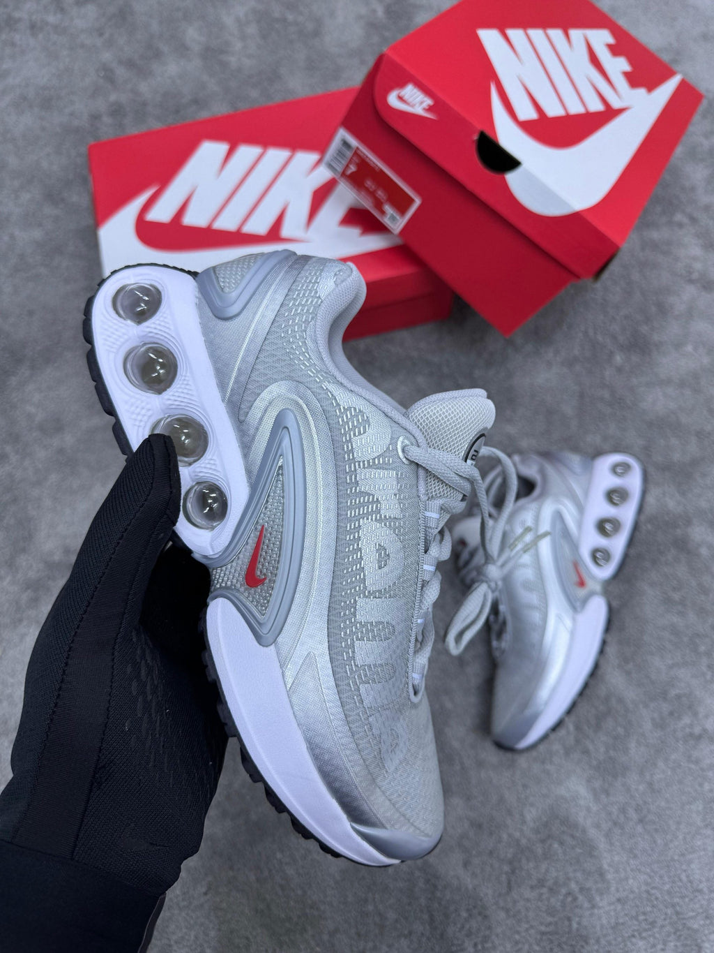 Air Max DN x Supreme Plata