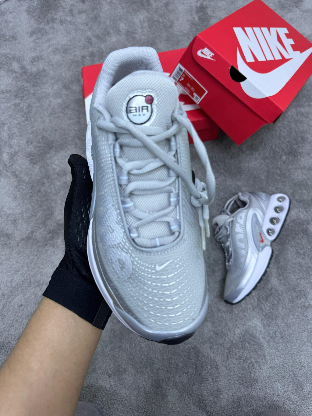 Air Max DN x Supreme Plata