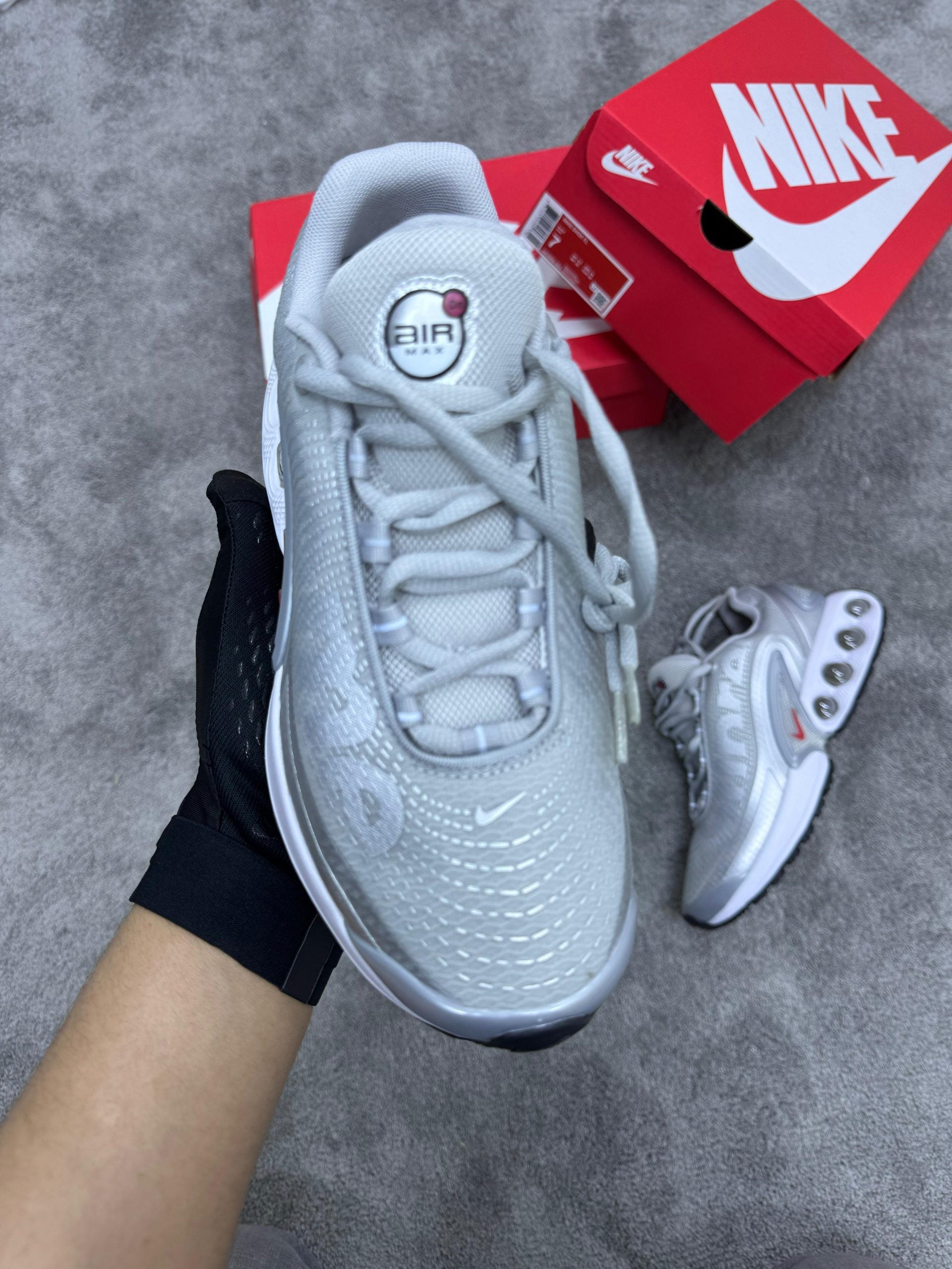 Air Max DN x Supreme Plata