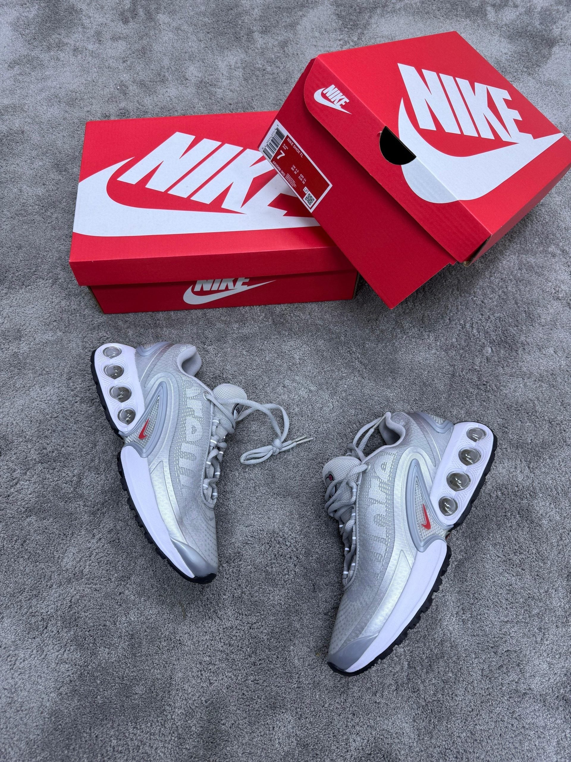 Air Max DN x Supreme Plata