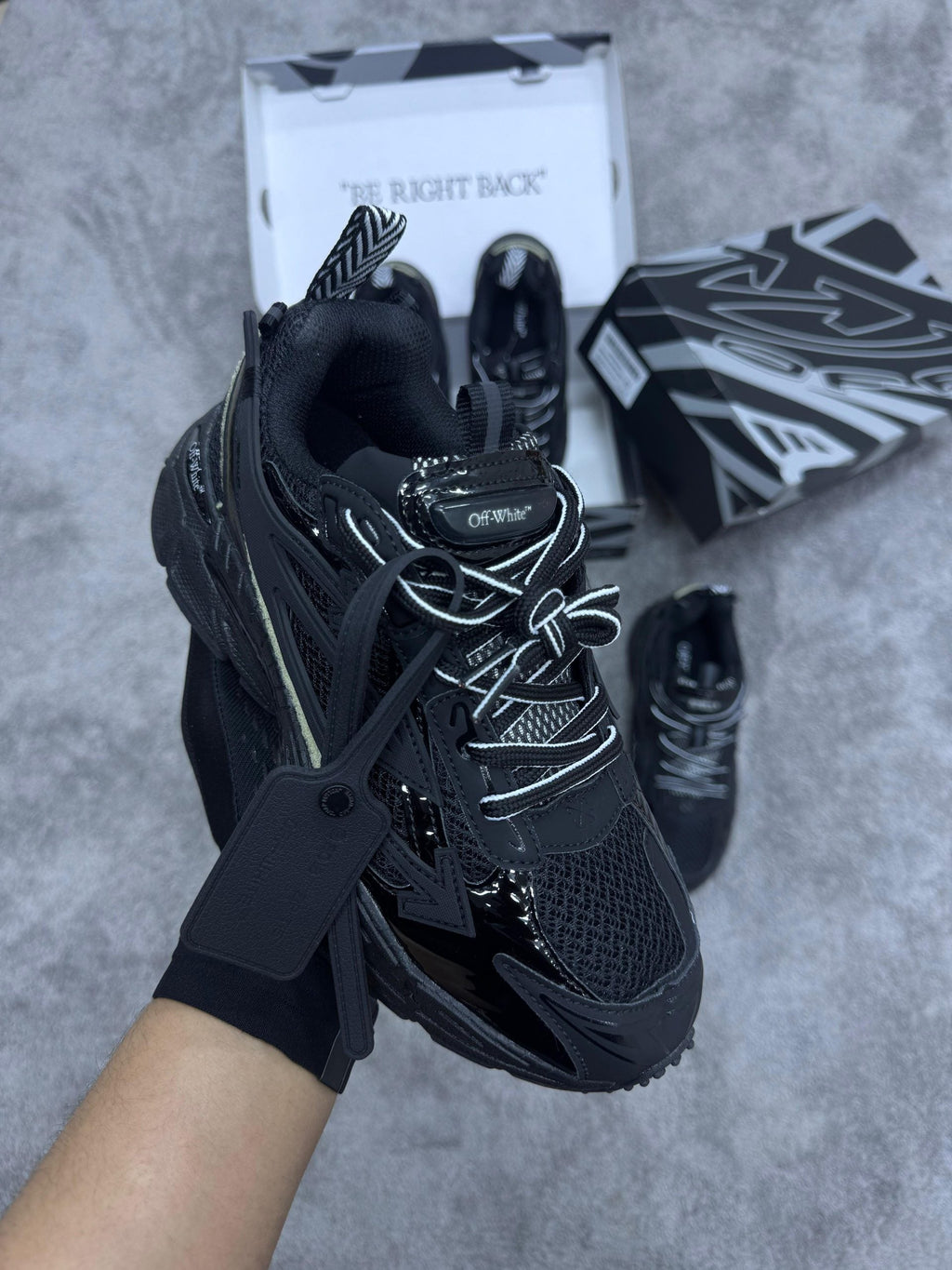 Off-White Be Right Negras