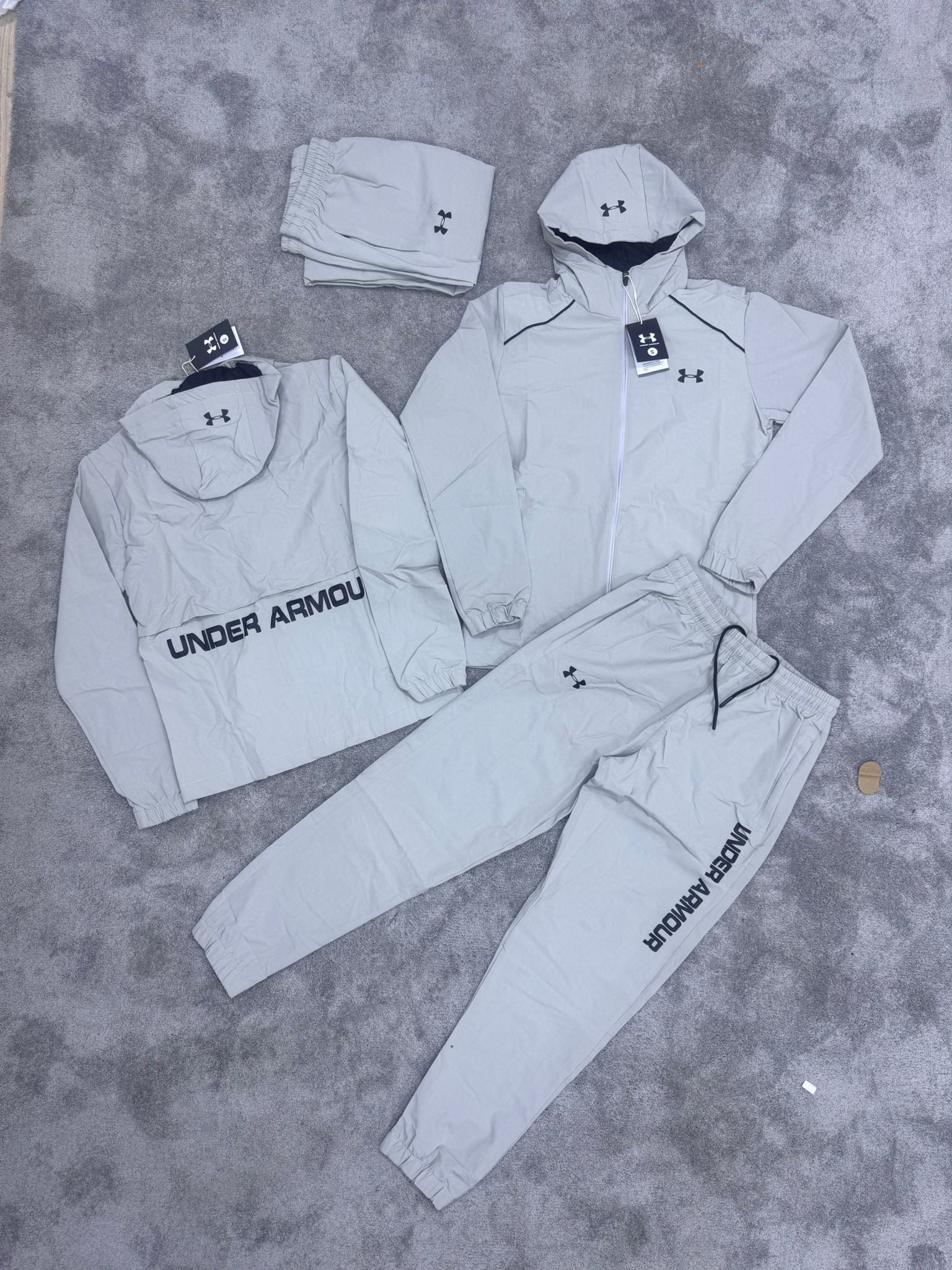 Chándal Under Armour Gris