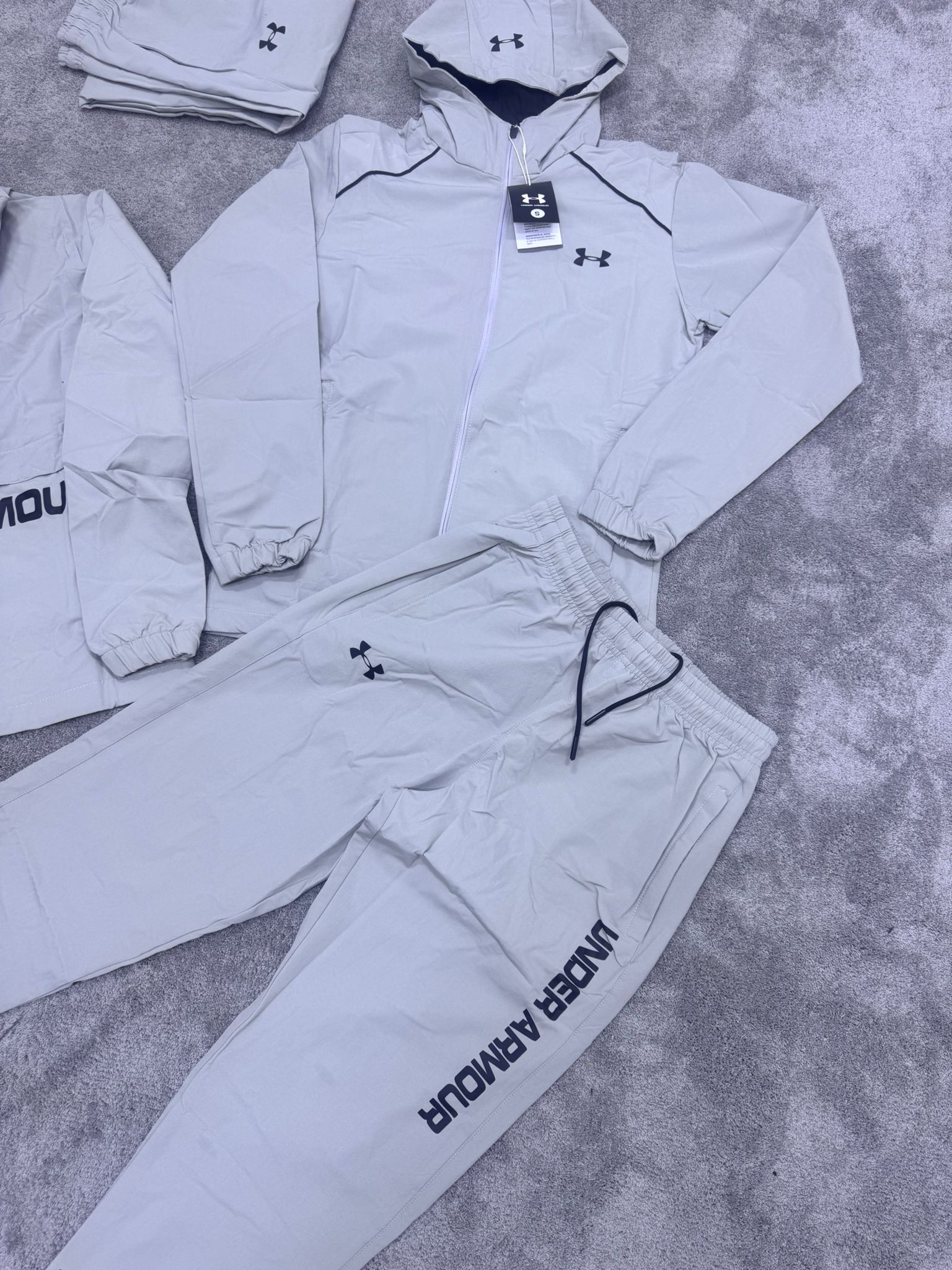 Chándal Under Armour Gris