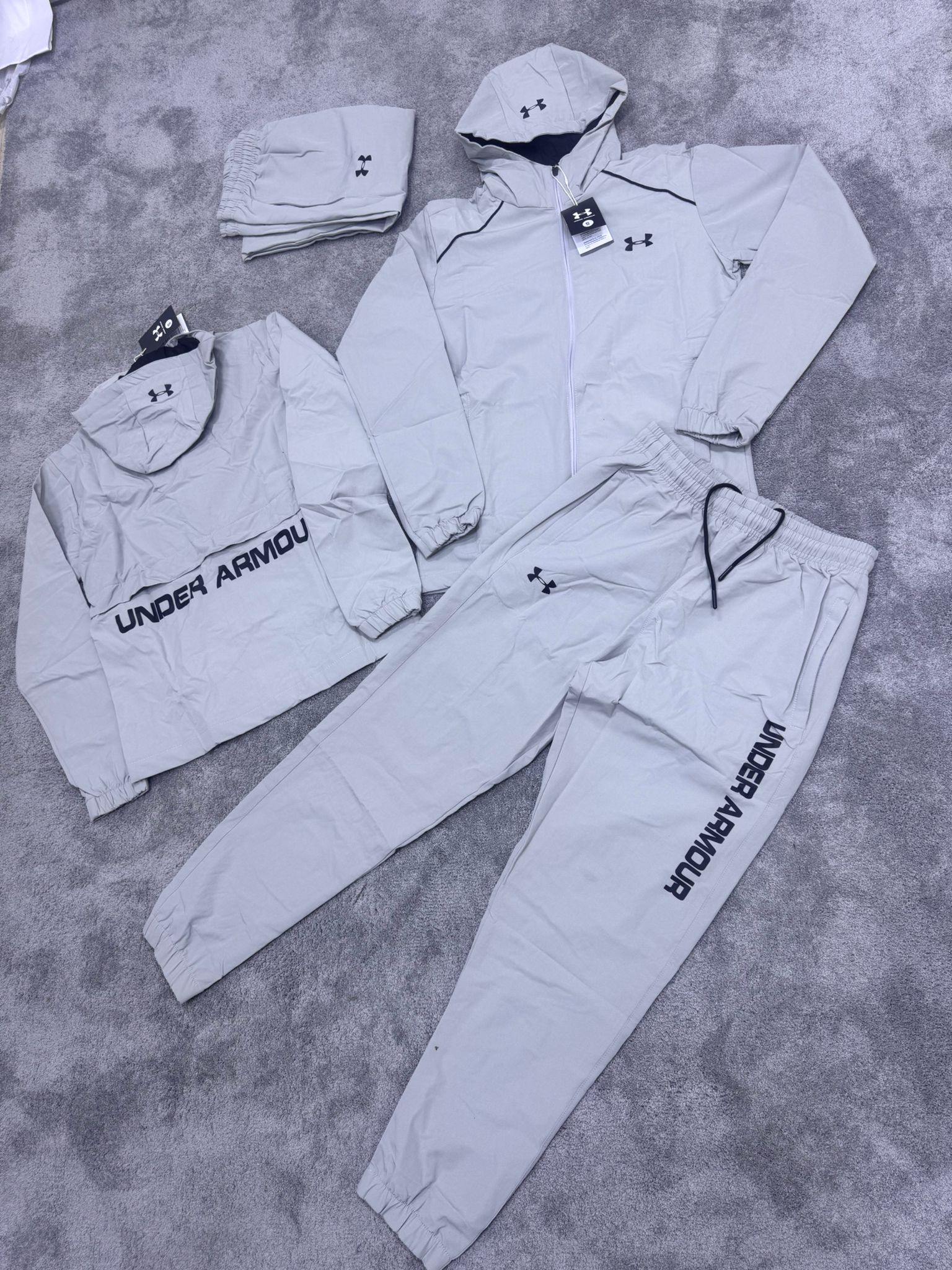 Chándal Under Armour Gris