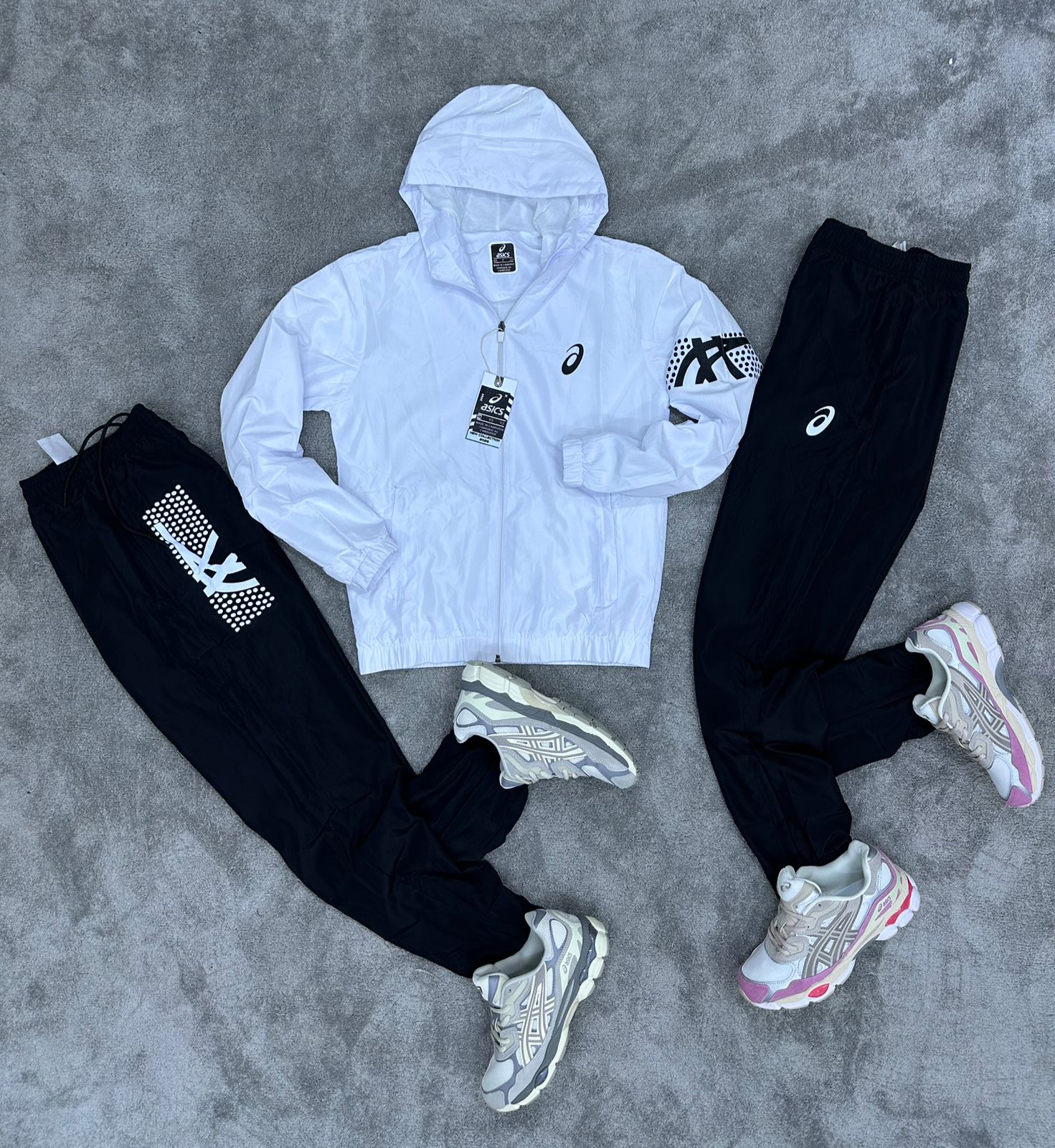 Chandal Asics Blanco y Negro