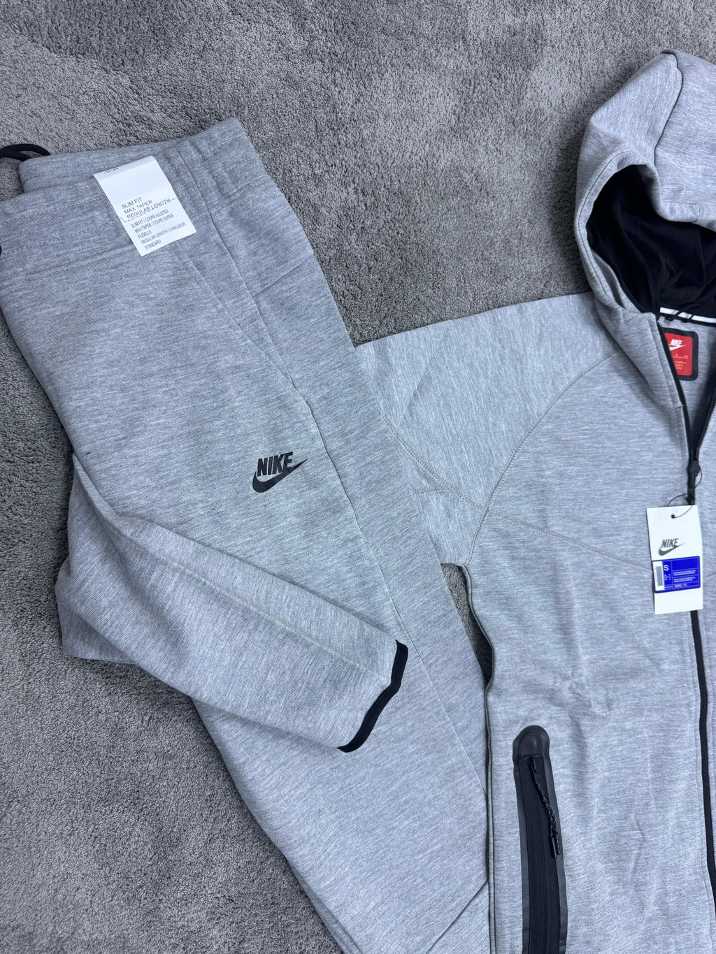 Chandal Nike Tech Gris