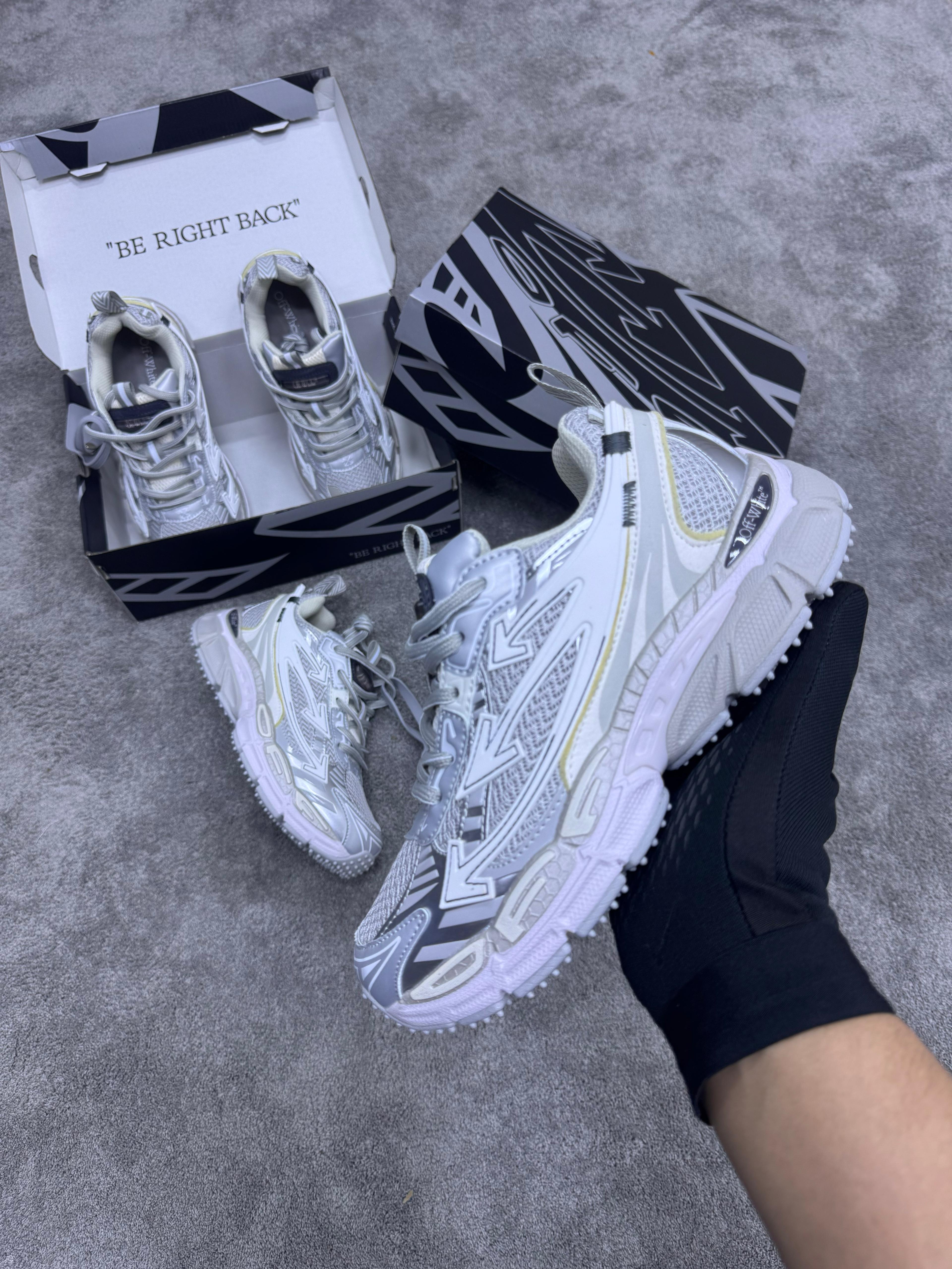 Off-White Be Right Plata