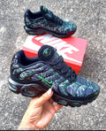 Nike TN Negras y Verdes