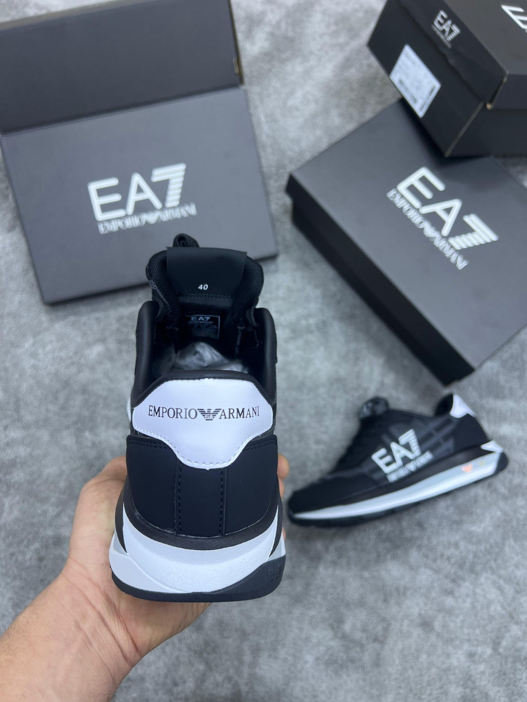 Emporio Armani Negras/Blancas